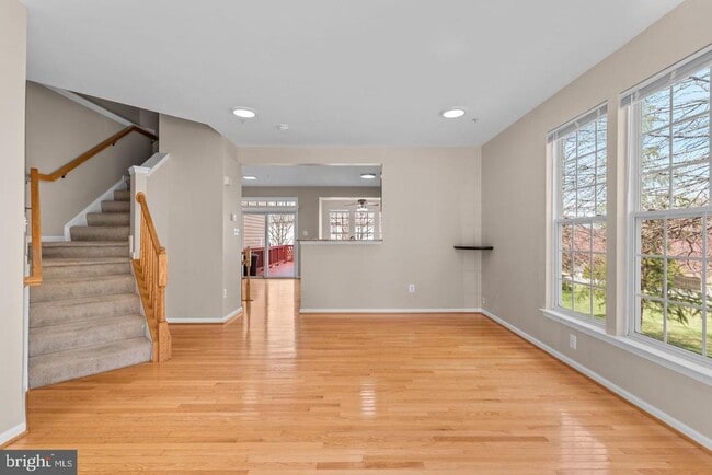 Building Photo - 2133 Bexley Dr