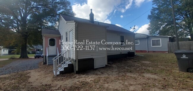 Building Photo - 2711 Sink St