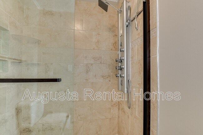 Building Photo - 454 Windtree Pl