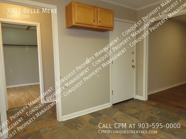 Building Photo - 3901 Belle Mere St