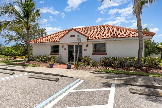 Building Photo - 801 Del Rio Way