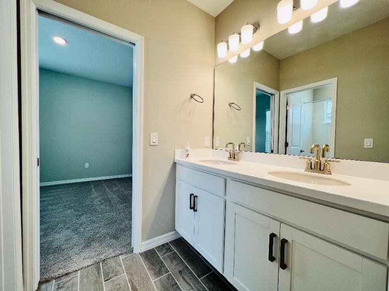 Building Photo - 3902 Rose Mallow Dr