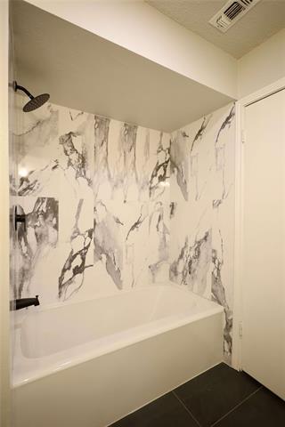 Building Photo - 905 Pine Tree Ln