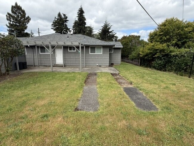 Building Photo - 3 bedroom Centralia home