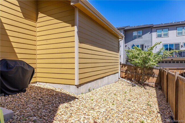 Building Photo - Charming 3 bedroom, 3 bathroom home in The...