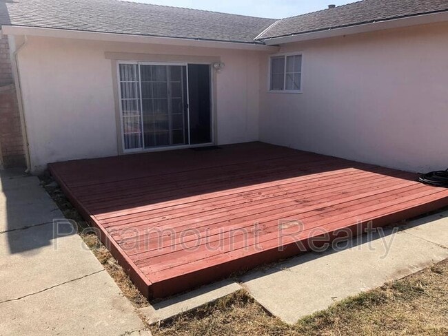 Building Photo - 3617 Lisbon Dr