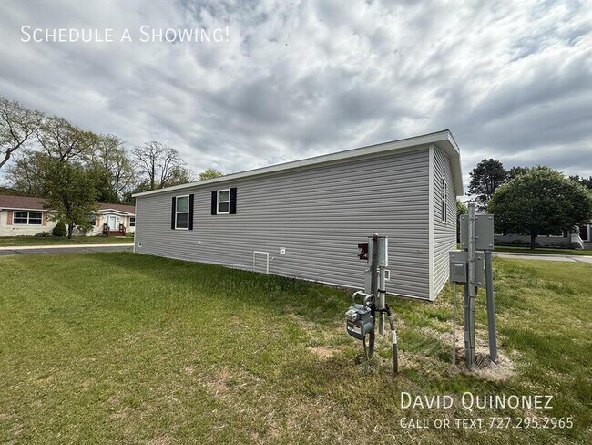 Building Photo - 6271 Roosevelt-