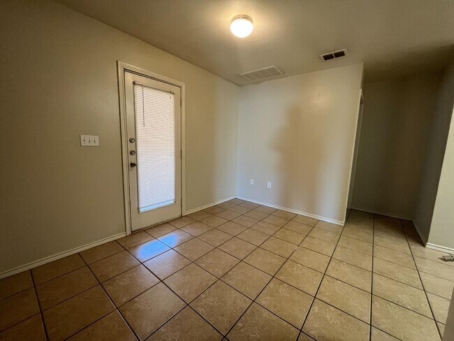 Building Photo - 314 N Clinton Ave