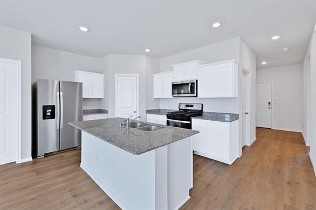 Building Photo - 1450 Saddlehorn Dr