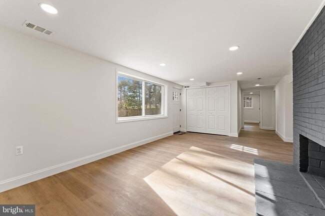 Building Photo - 7407 Kelvin Pl