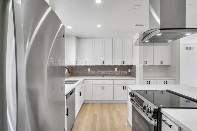 Building Photo - 4722 Mt La Palma Dr