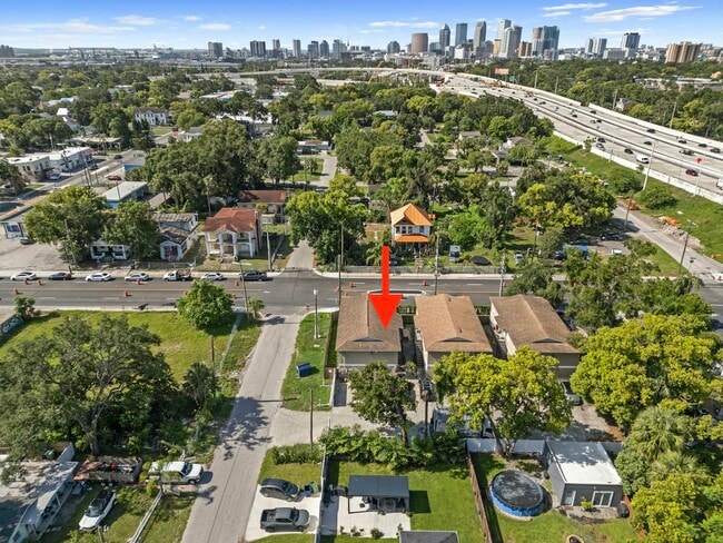 Building Photo - 714 E Floribraska Ave