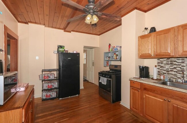 kitchen - 416 Ada St