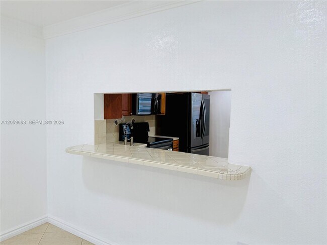 Building Photo - 1100 W 35th St