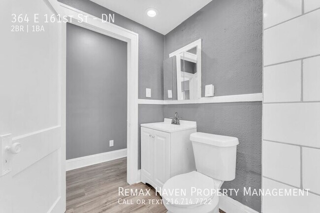 Building Photo - 364 E 161st St