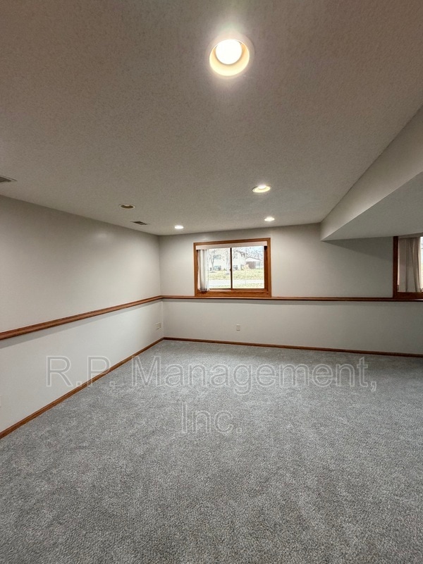 Building Photo - 1733 Lincoln Ave