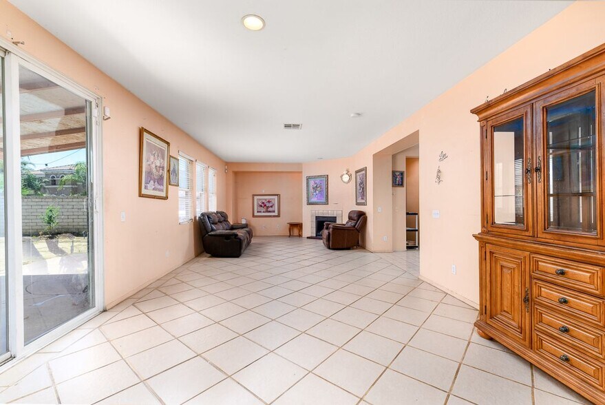 Building Photo - 3061 Clapper St