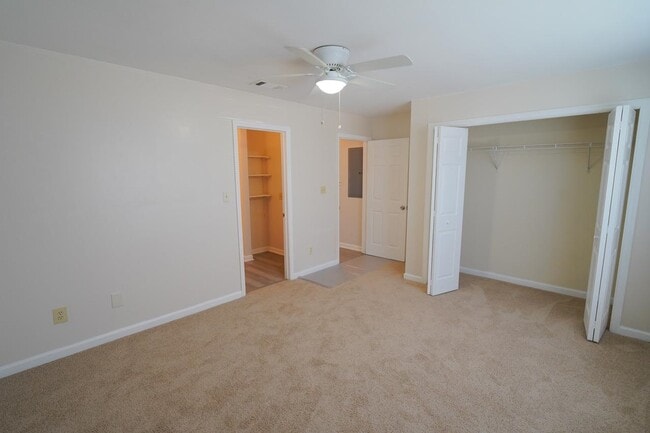 Building Photo - 3178 N Ridge Rd