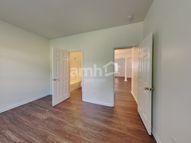 Building Photo - 6923 Babbling Brook Ln