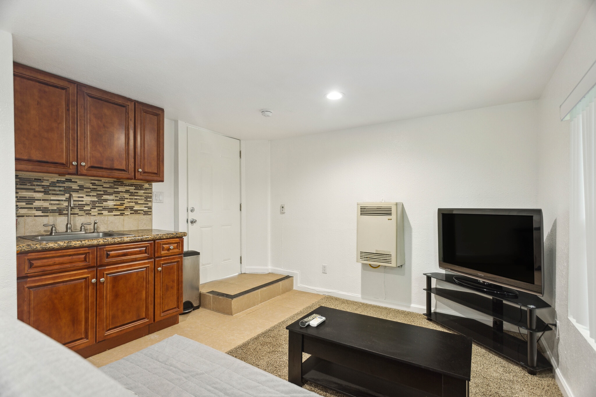 Building Photo - 1238 S Mullen Ave