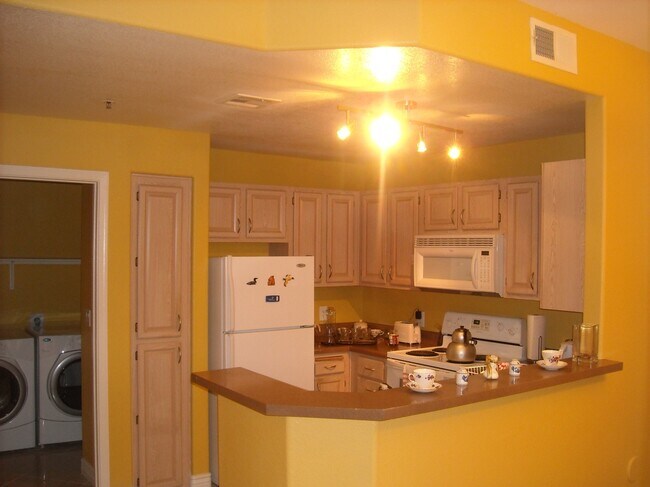 Building Photo - 11375 E Sahuaro Dr