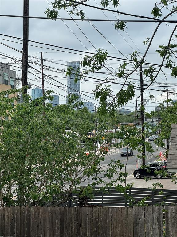 Building Photo - 2004 Rosewood Ave