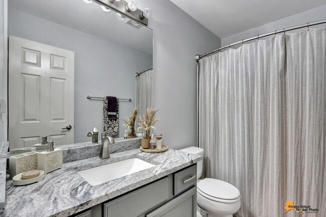 Building Photo - Stunning 3 Bedroom Home in East Anchorage with Garage