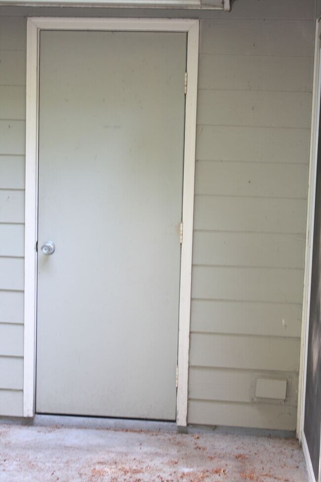 Building Photo - Top Floor 3 bdrm Mill Creek Country Club C...