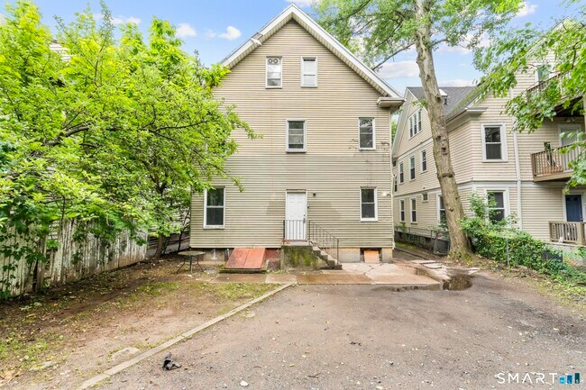 Building Photo - 260 Orchard St