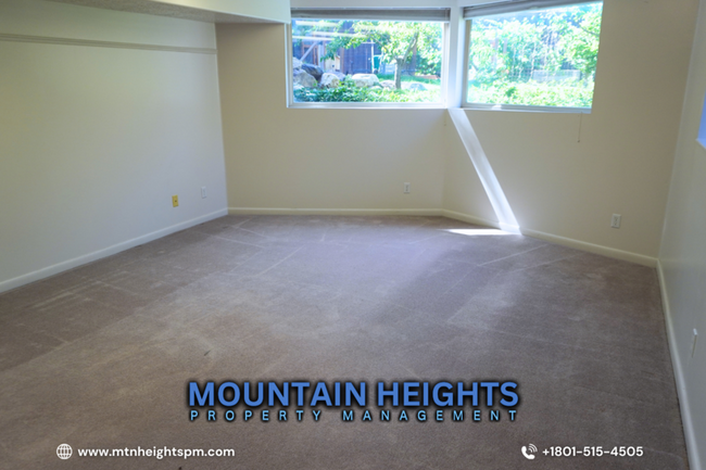 Building Photo - 2784 E Delsa Dr