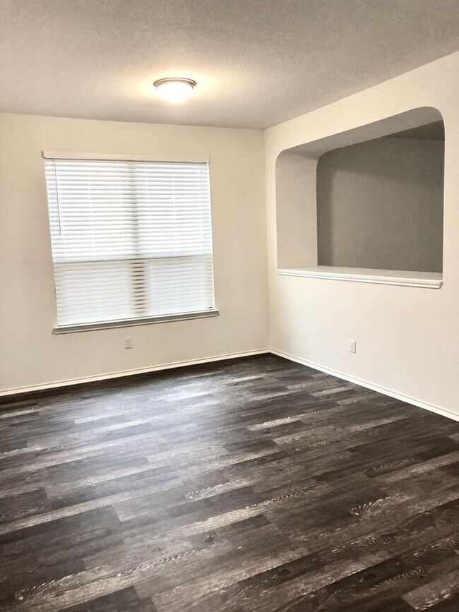 Building Photo - New Braunfels Location