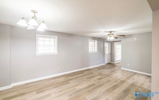 Building Photo - 3218 Uvalde Ln NW