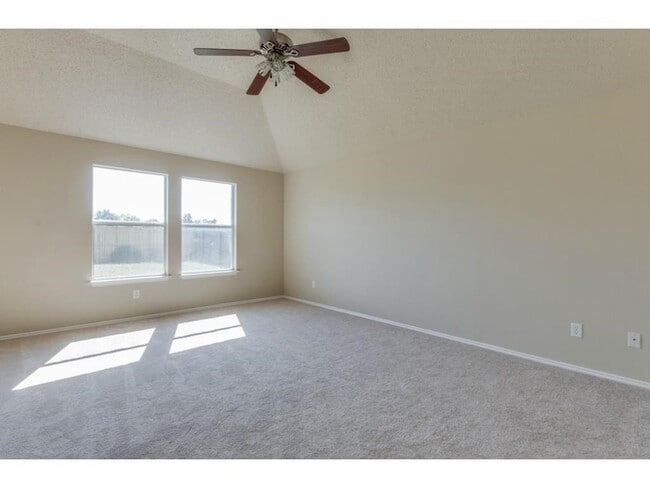 Building Photo - 617 Oxford Dr