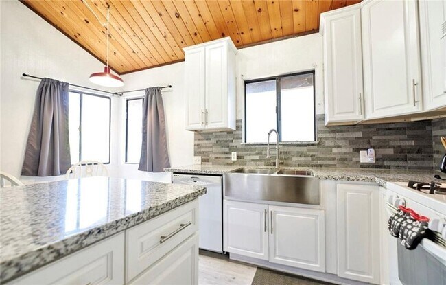 Building Photo - 33362 Carlock Dr