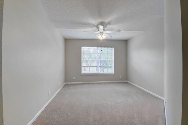 Building Photo - 9113 Tremezzo Ln