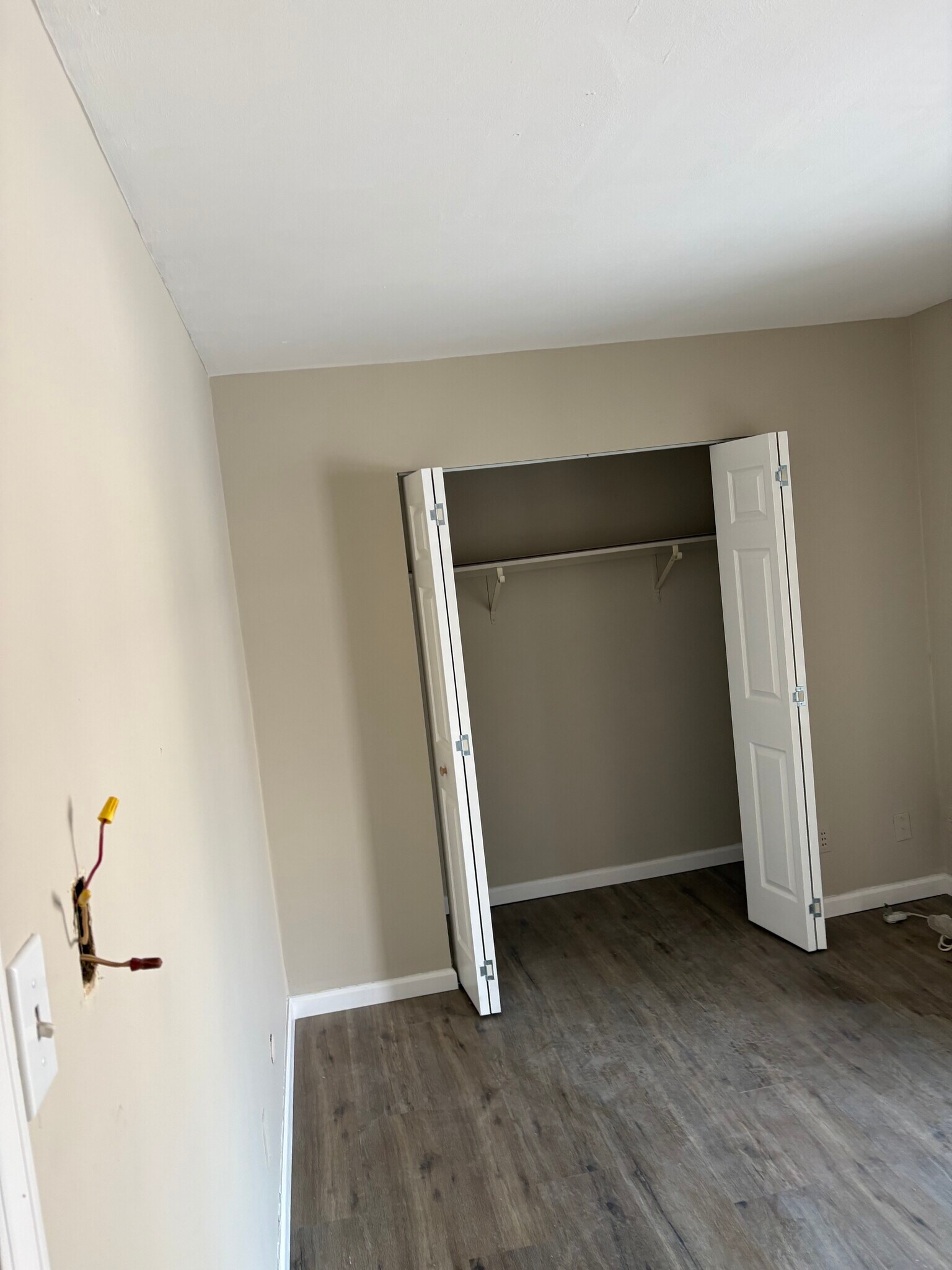 Building Photo - 7571 Hazelcrest Dr