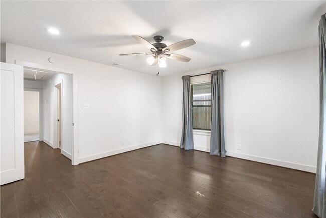 Building Photo - 7307 Raton St