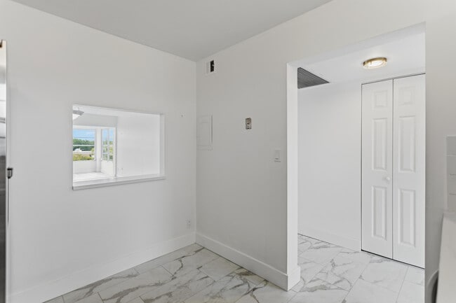 Building Photo - 9233 SW 8th St