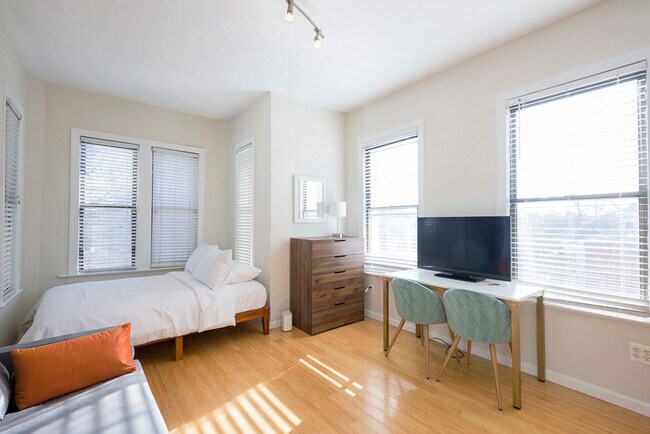 Building Photo - 1822 15th St NW