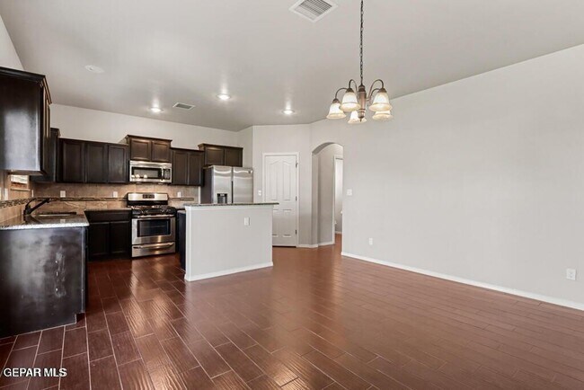 Building Photo - 2047 Dreamlight Pl