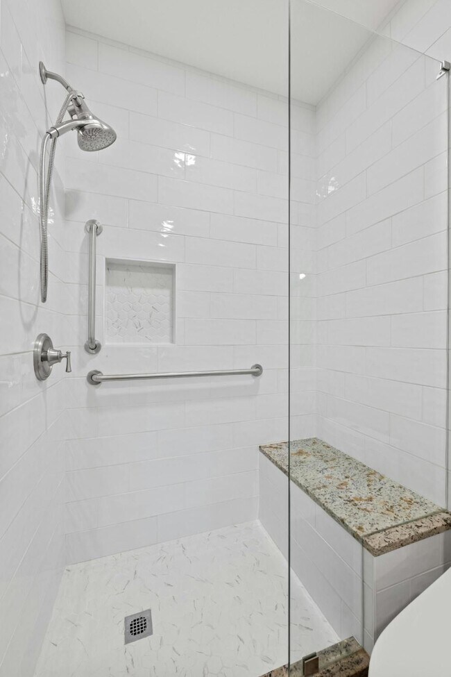 Building Photo - 6501 Brush Country Rd