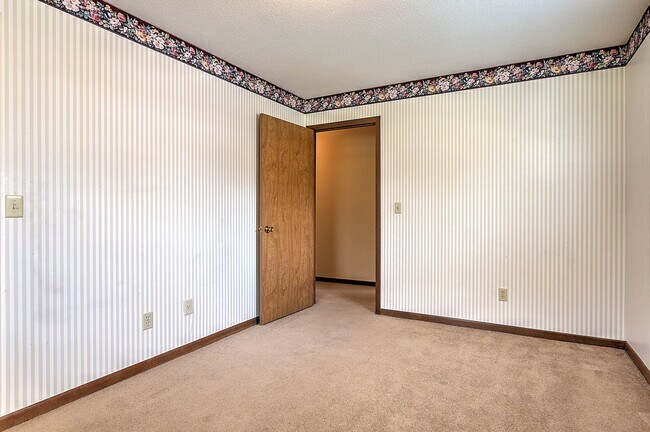 Building Photo - 307 Cypress St