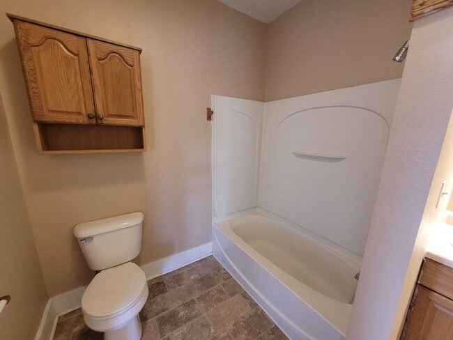 Building Photo - Two Bedroom Home with Washer/Dryer