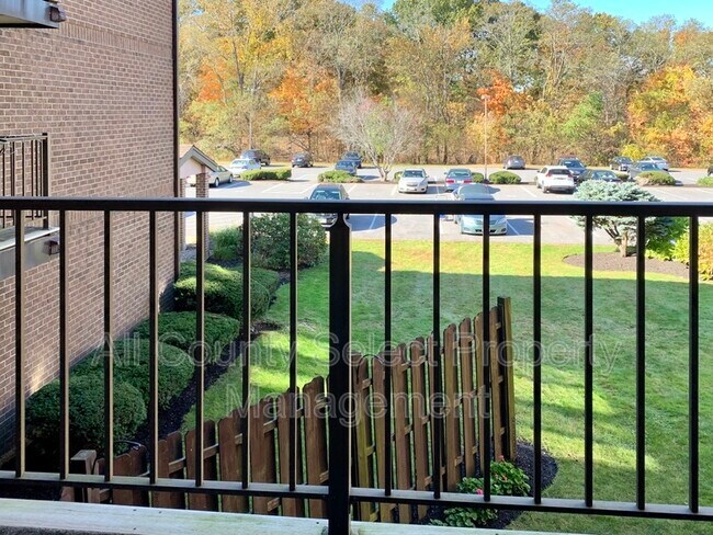 Building Photo - 3 Ledgewood Way