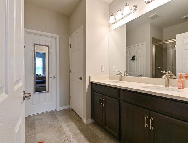 Building Photo - 2876 Grand Kemerton Pl