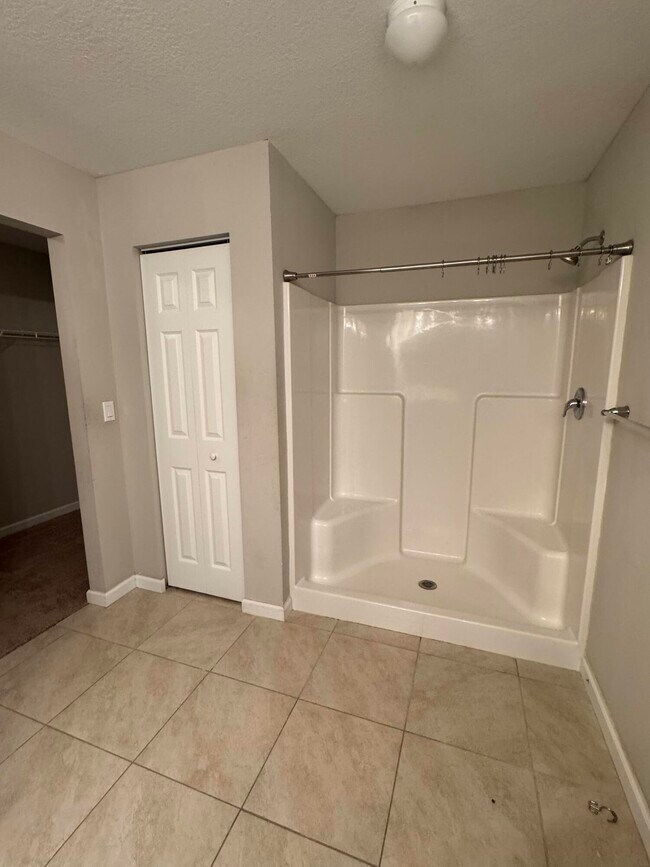 Building Photo - 3925 SW Laffite St