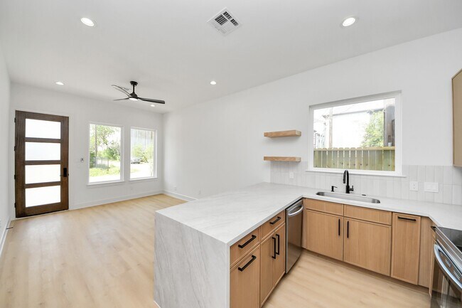 Building Photo - 4607 Gunter St