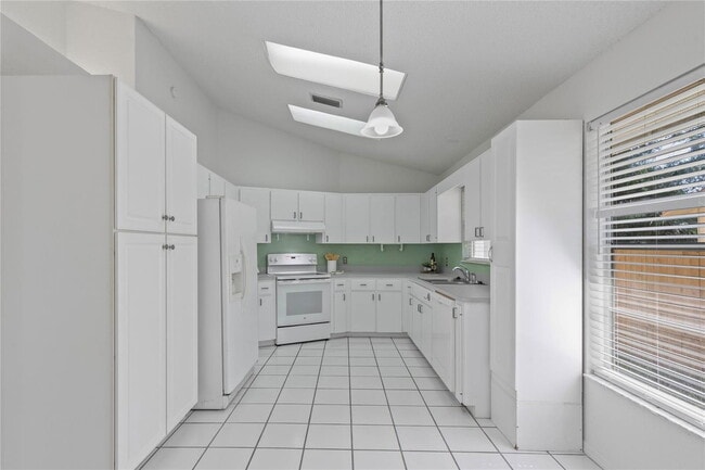 Building Photo - 5116 Plantation Dr