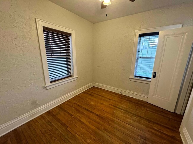 Building Photo - Nicely remodeled 2 bedroom 1 bath home in ...