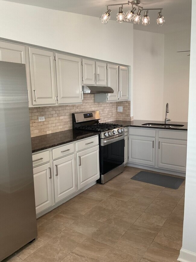 Building Photo - 1830 Shetland Rd